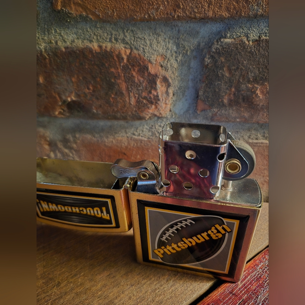 Touchdown Pittsburgh Lighter - Gold and Black - Picture 3 of 3